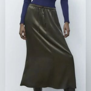 Satin effect skirt